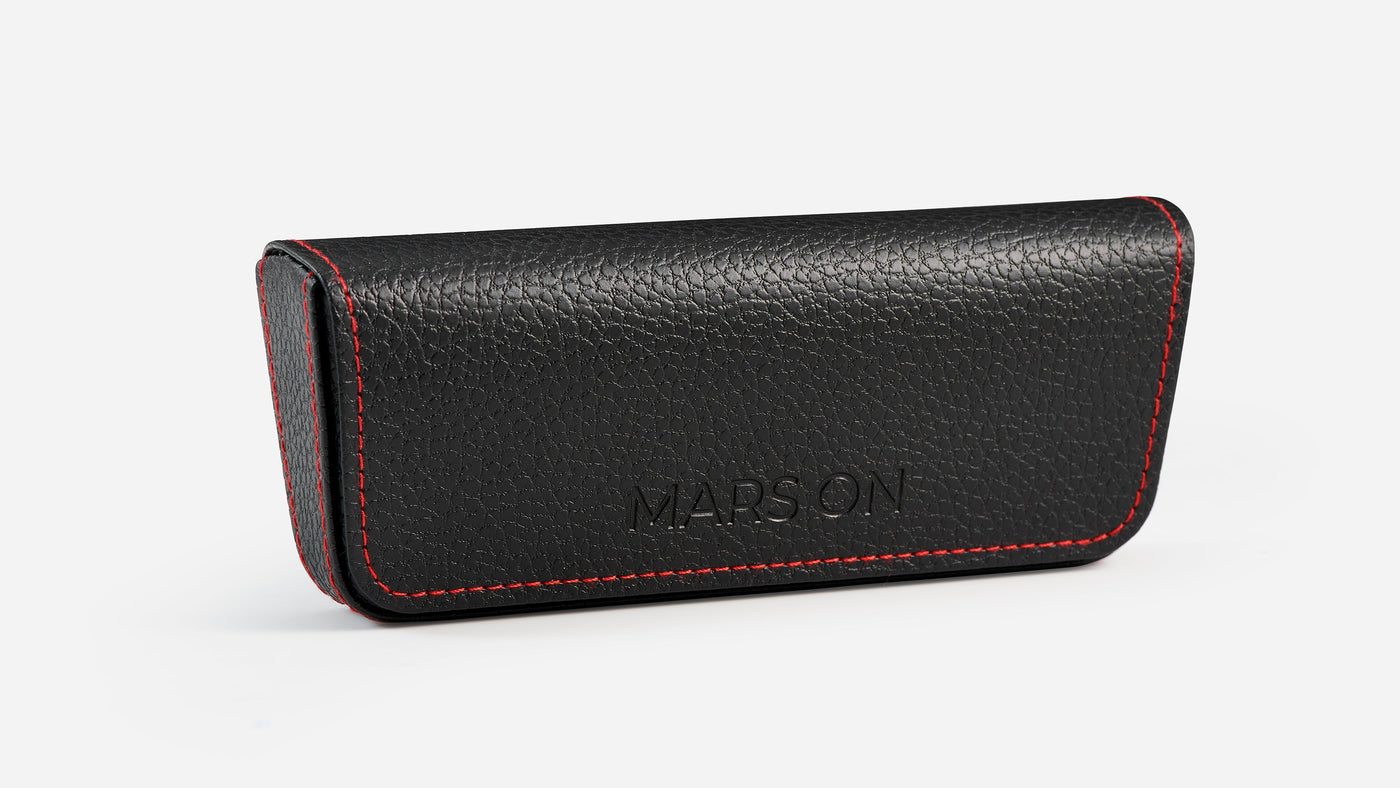El estuche MARS ON.